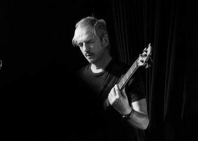 Piotr Cichewicz, Bass, auf der Bühne